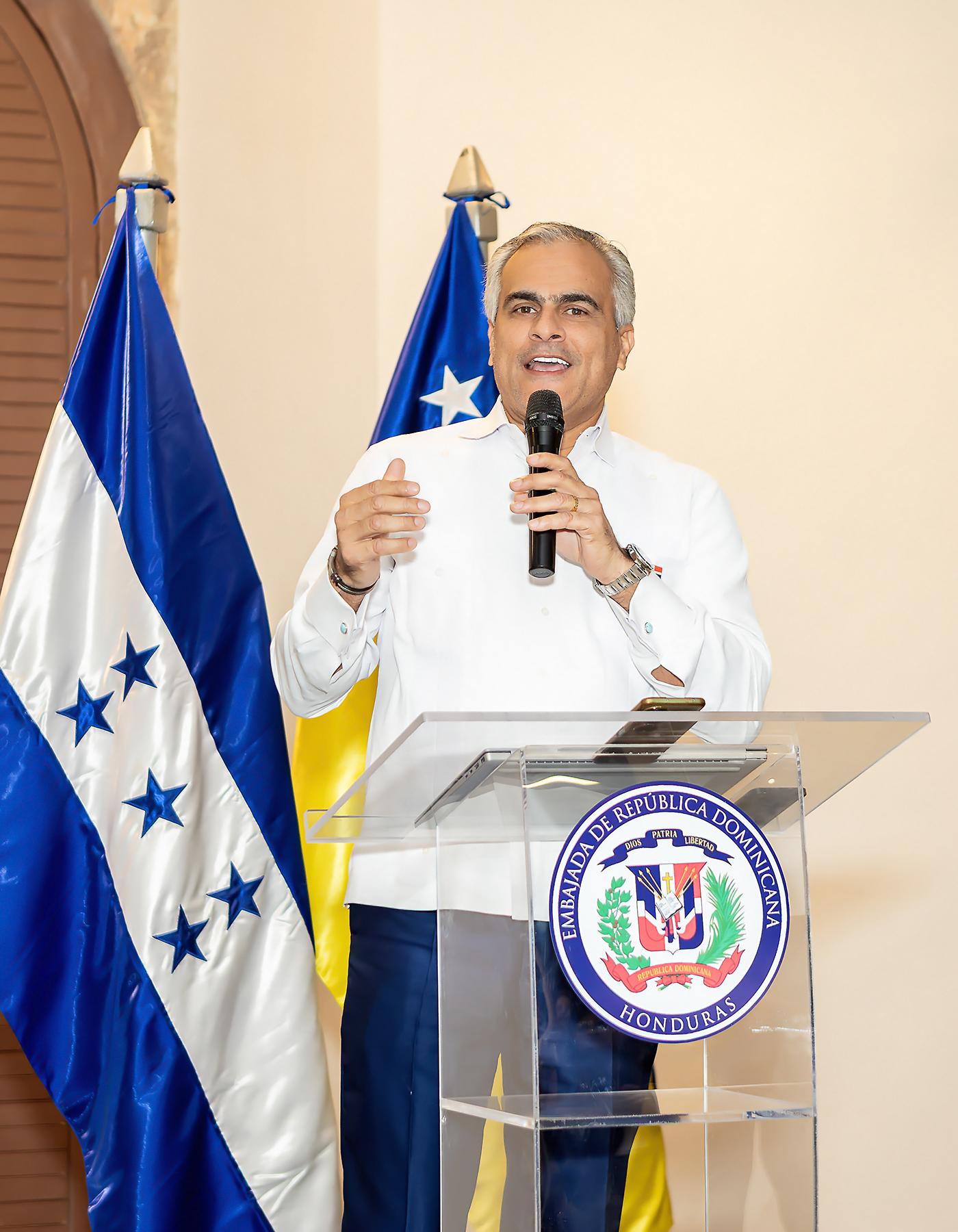 El Embajador de República Dominicana, Luis García, en Honduras destaca las oportunidades comerciales y lazos culturales entre ambas naciones.