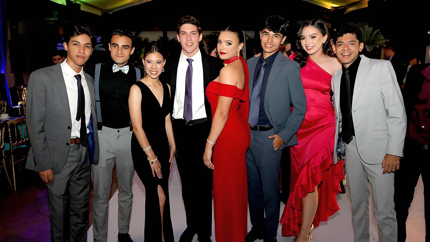 Joel López, Rafael Elvir, Angeli Carbajal, Bernardo Castellanos, Natalia Aguilar, Yael Sierra, Camila Rodríguez y Carlos Castillo