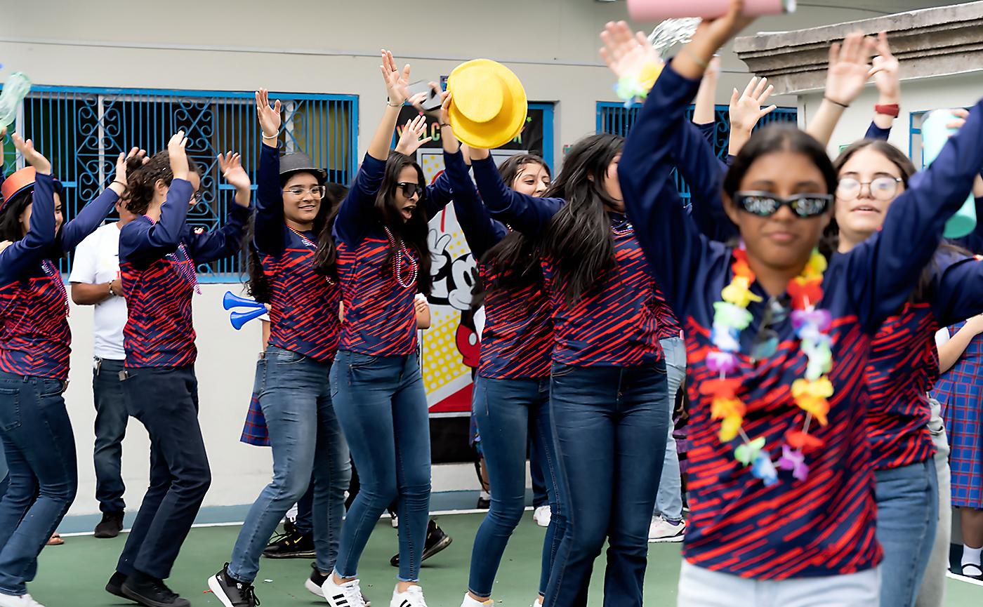 Entrance de los seniors 2024 de England School