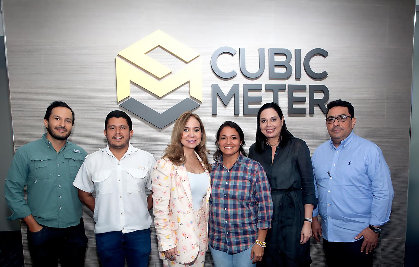 Gerardo Enrique Flores jr. Fabián Marín, Laura Blanco de Cubic Meter, Pamela Amaya, Claudia McNab y Gerardo Flores.