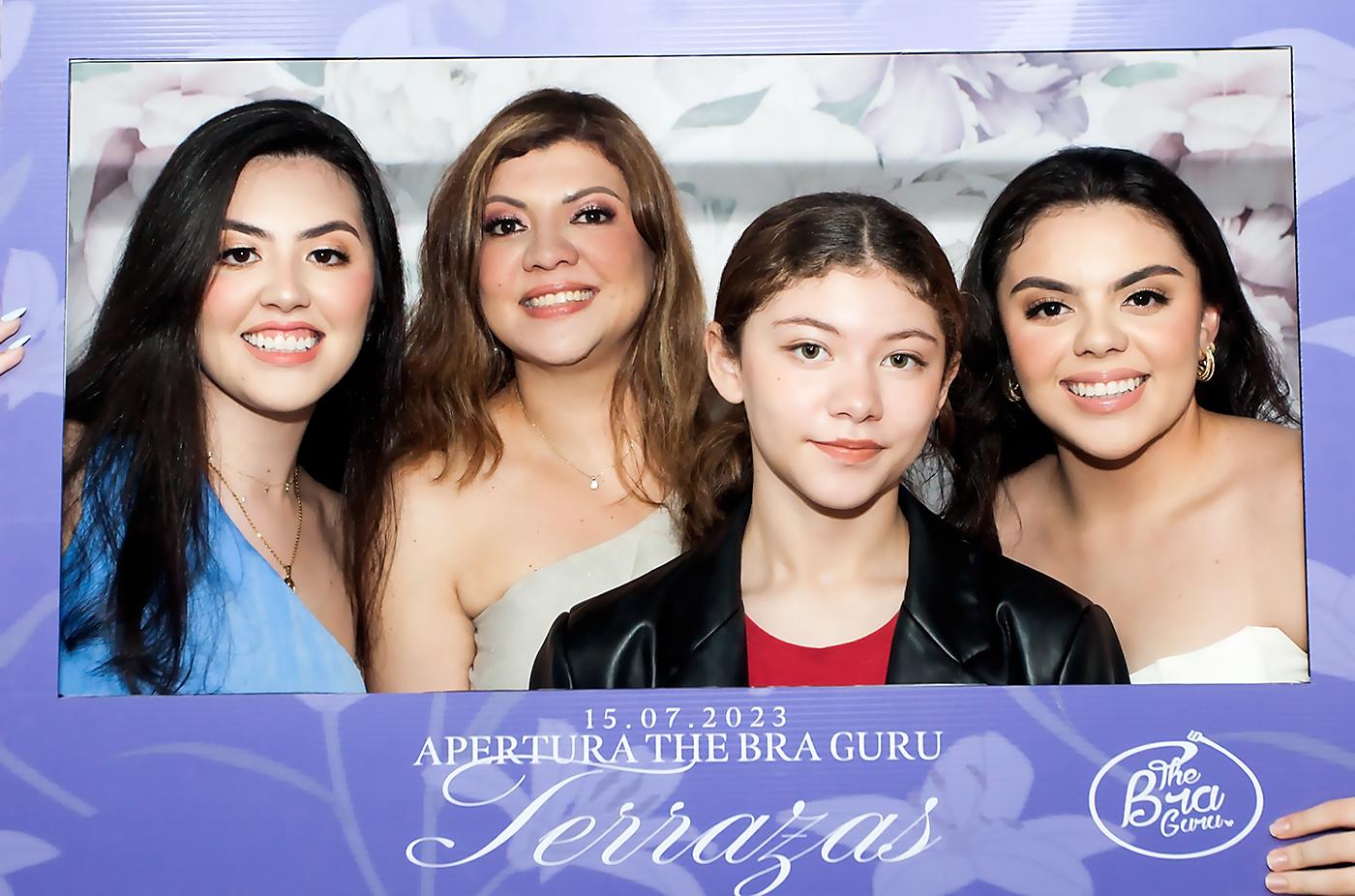 Jenny Ordoñez con sus hijas Valeria, Jenny y Alessia Ordoñez.