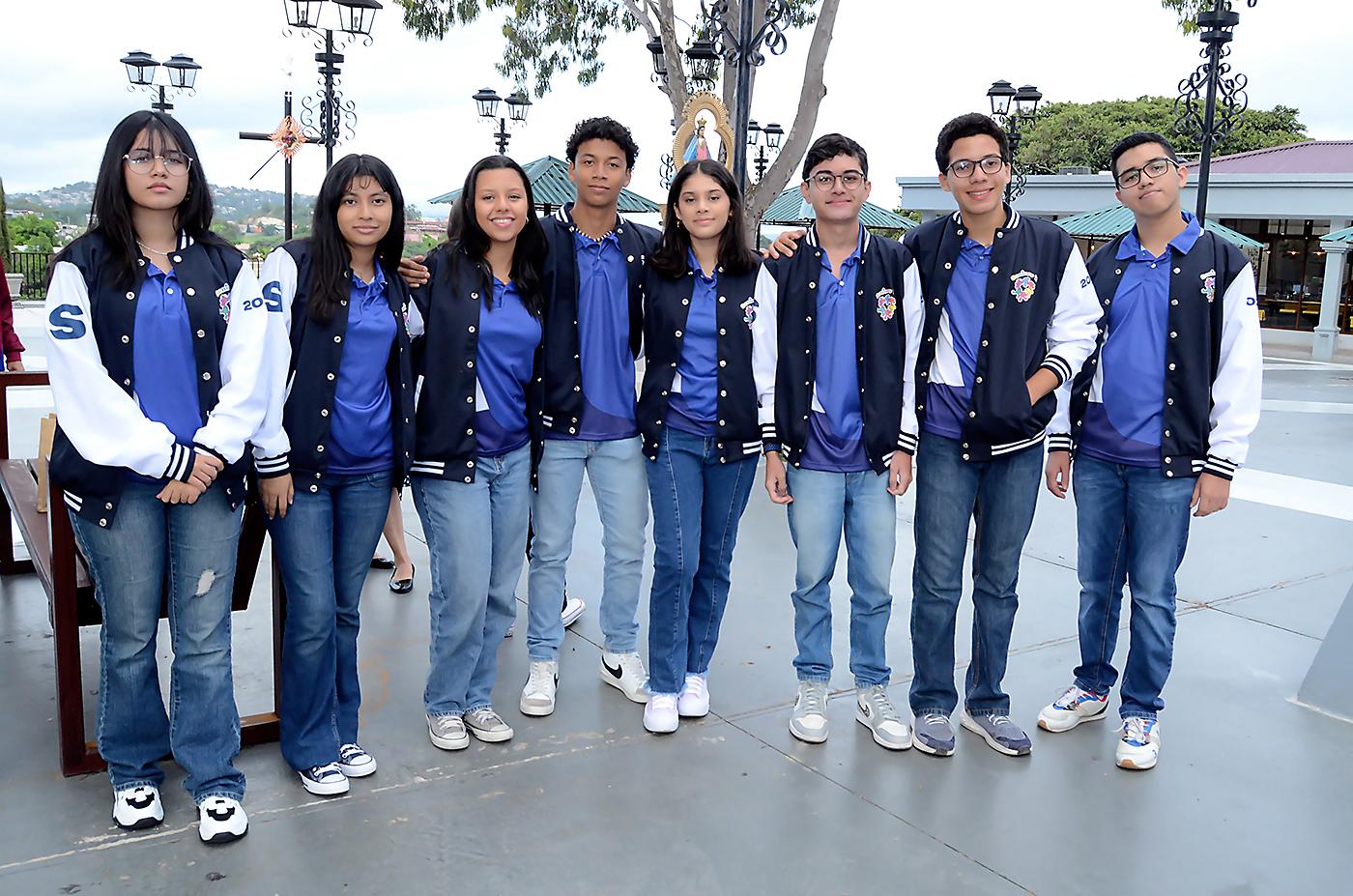 Erika Pérez, Wensy Cardona, Mía Reyes, Marco Durón, Ana López, Gabriel Hasbun, Santiago Madragón y Juan Eduardo Medina 