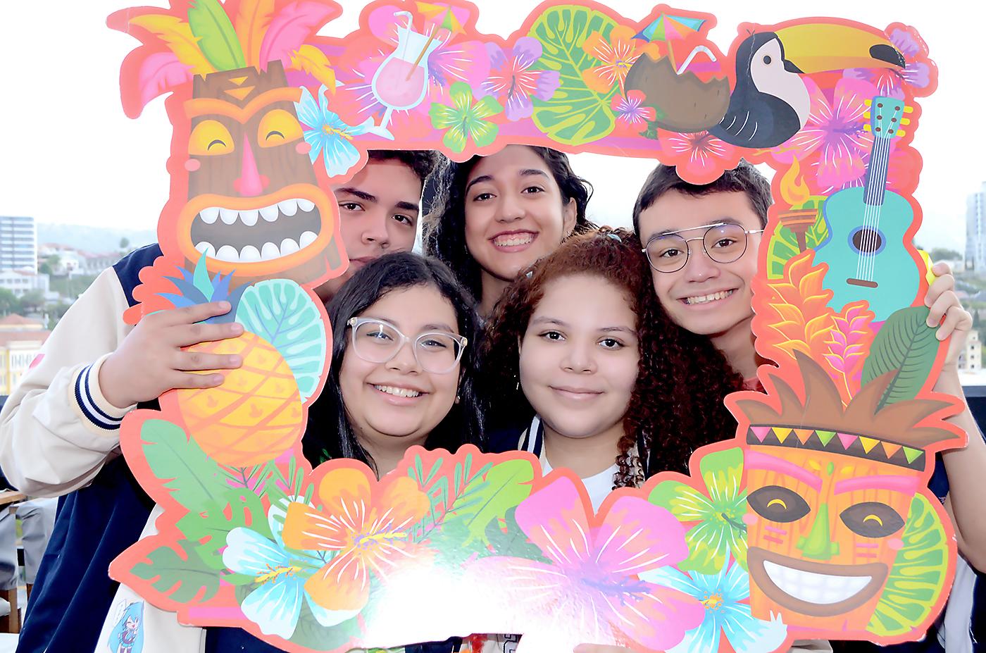Joshua Erazo, Cesia Cruz, Valeria Membreño, Valeria Ortega y Diego Chacón