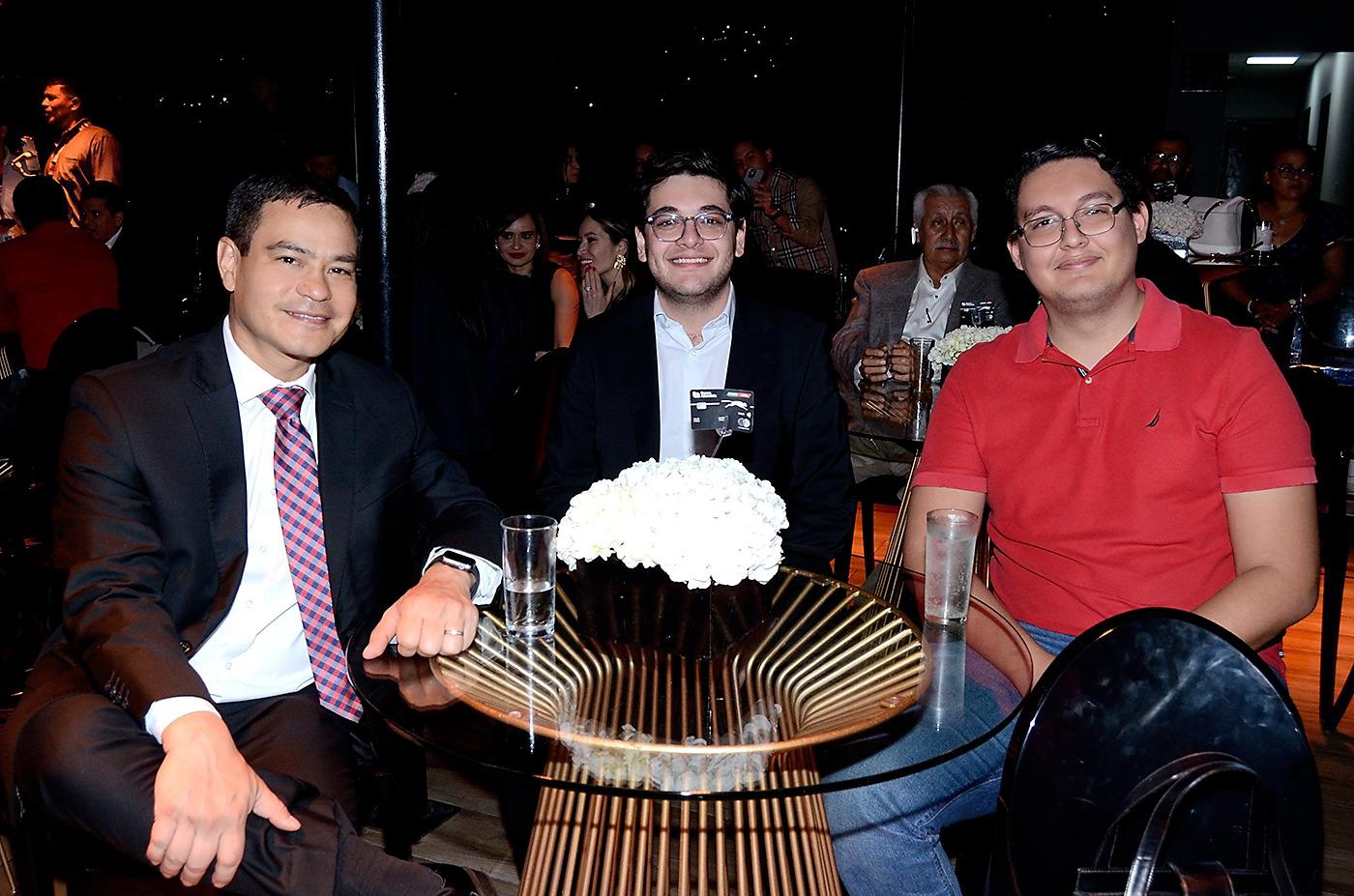 Roberto Quan, Steven Frech y Pedro Cruz 