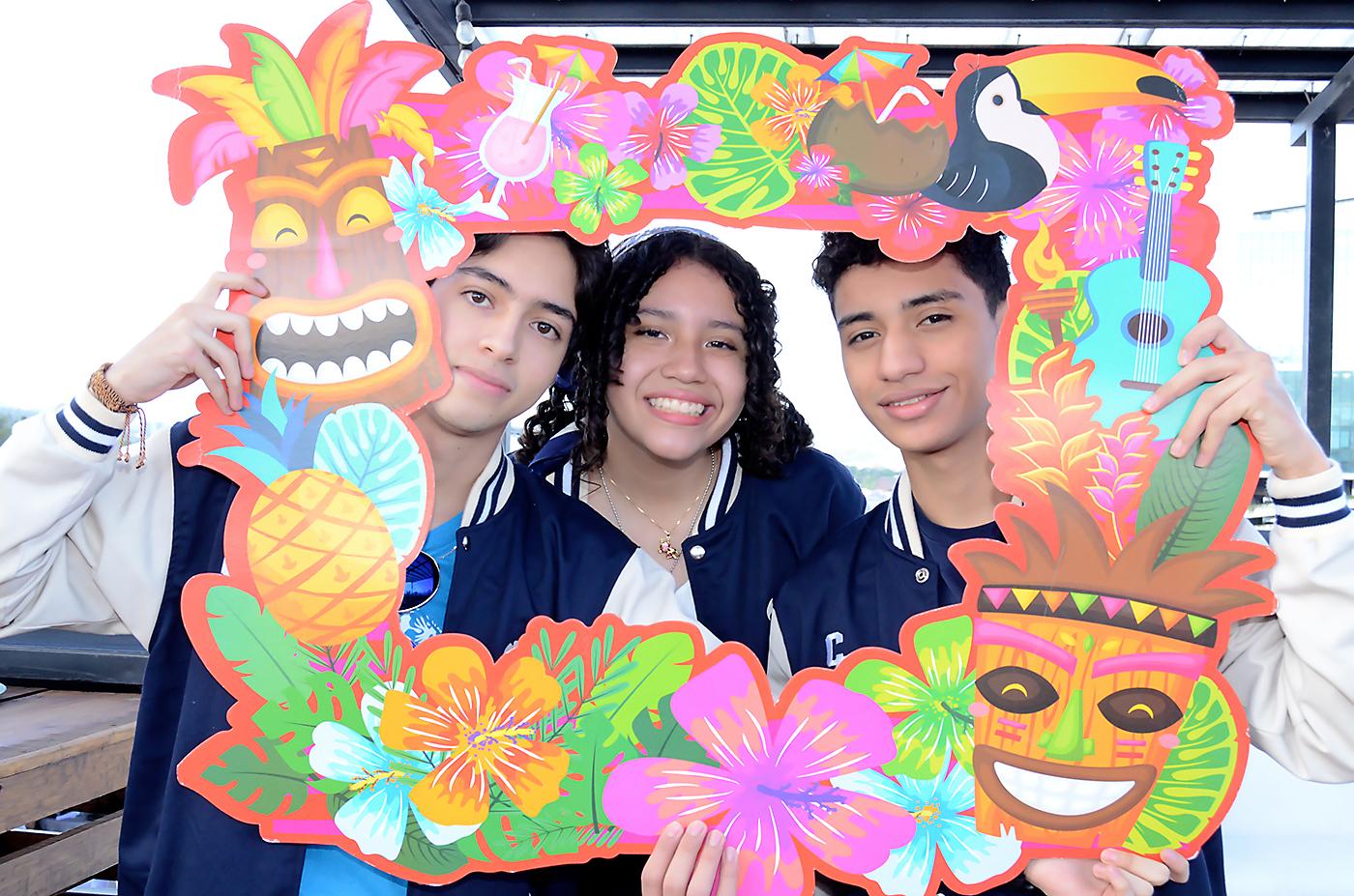 Isaac Aguilar, Kristine Montero y Sebastián Avila