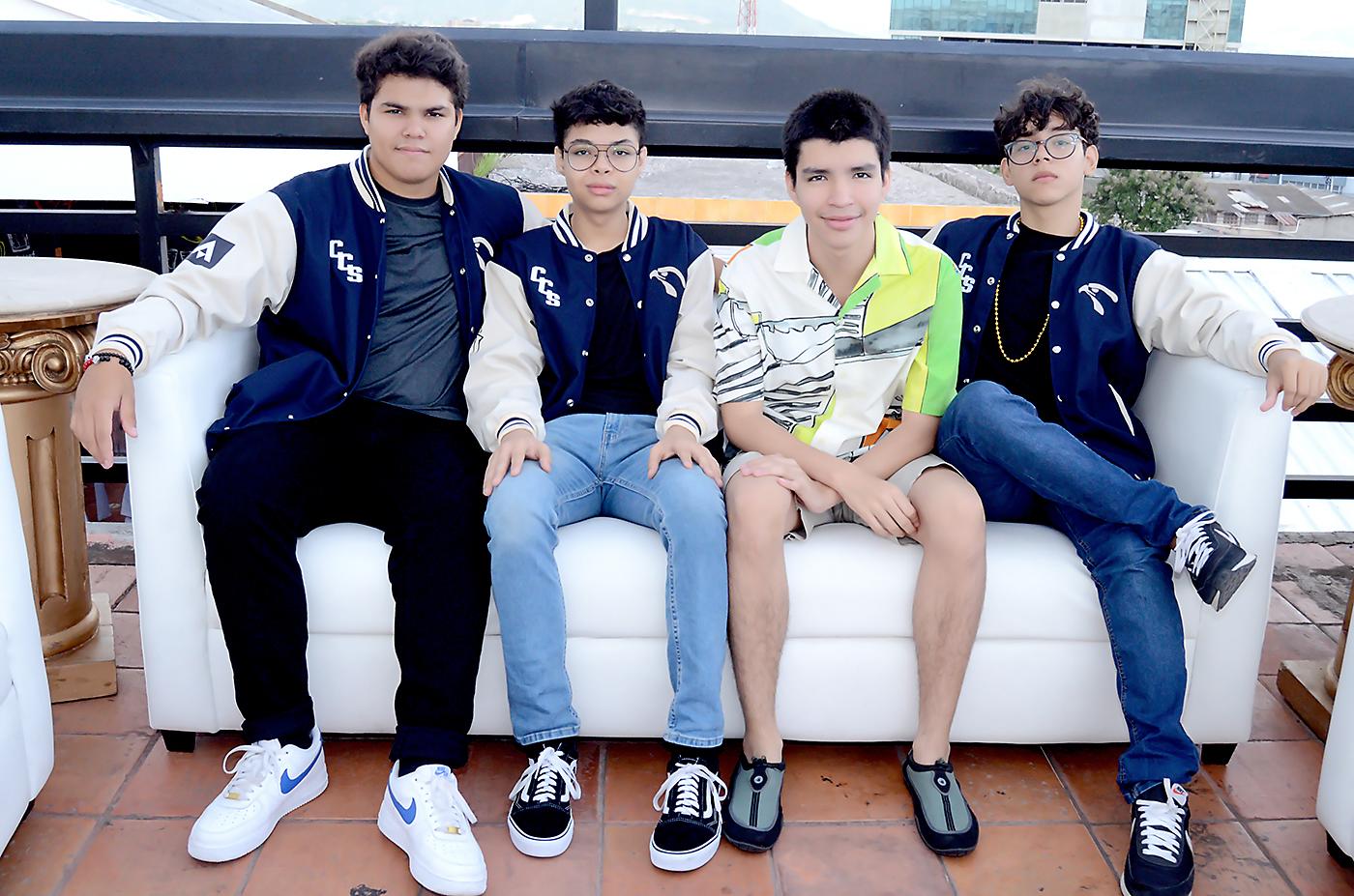 Asdrubal Salinas, Diego Flores, Daniel Padilla y Jesús Flores