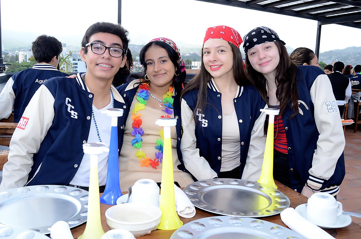Juan de Dios Garcíia, Keren Ardon, Sahory Casulá y Avril Aguilera
