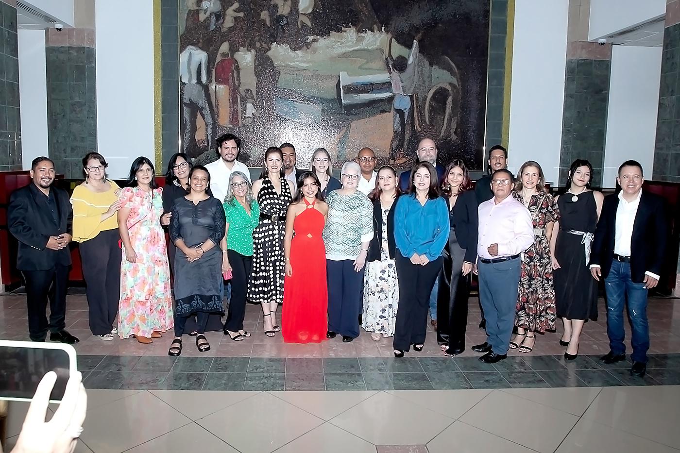 Román Murillo, Mayra Casiano, Doris Mejía, Neydi Fajardo deBanpaís, Nahún Pérez, Johanna Montero, Rosa María Alguer, SuyapaMonterroso, Paula Cervantes, Margarita Rodríguez, Fernando Carranza,Oscar Hernández, Ana Lorena Lacayo, Zippio Zúniga, Carlos Lamothe, SulimTrejo, Giovanna Lara, Isabella Castillo, Agustín Ortega, Ana Handal, ZucetZúniga y Rubén Salgado.