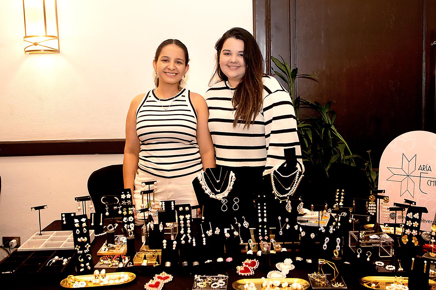 Perla Huezo María Echeverri y su colección de joyería.
