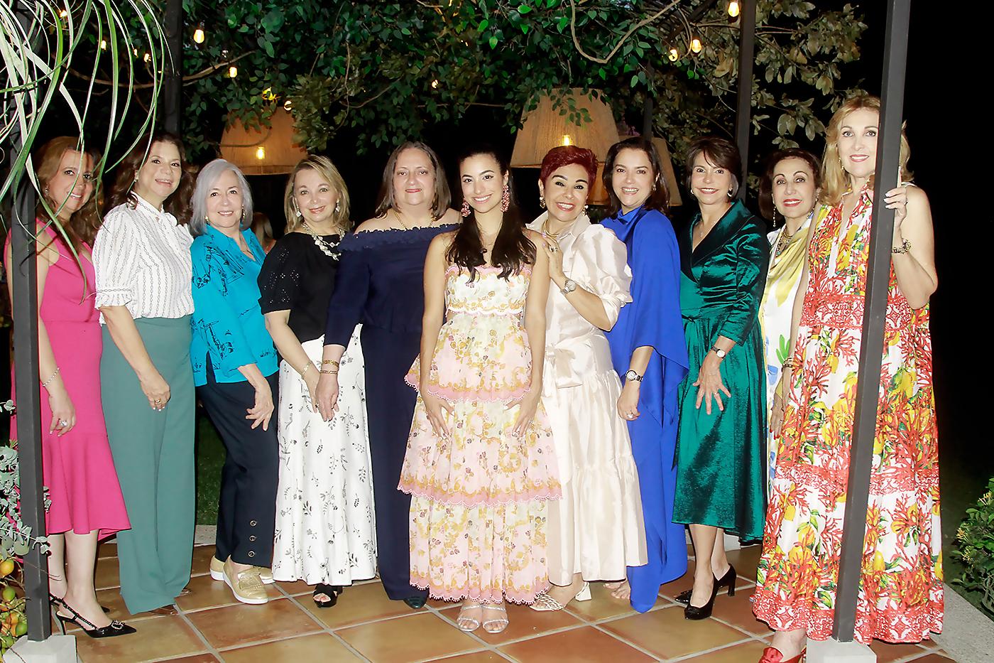 Jackie Diek, Mildred Handal, Norma D’Arcy, Martha Calderón, Luceth Kawas, Andrea Andonie, Laura Abufele, Ana Andonie, Marisa Milla, Carolina Canahuati y Zobeida Saybe.