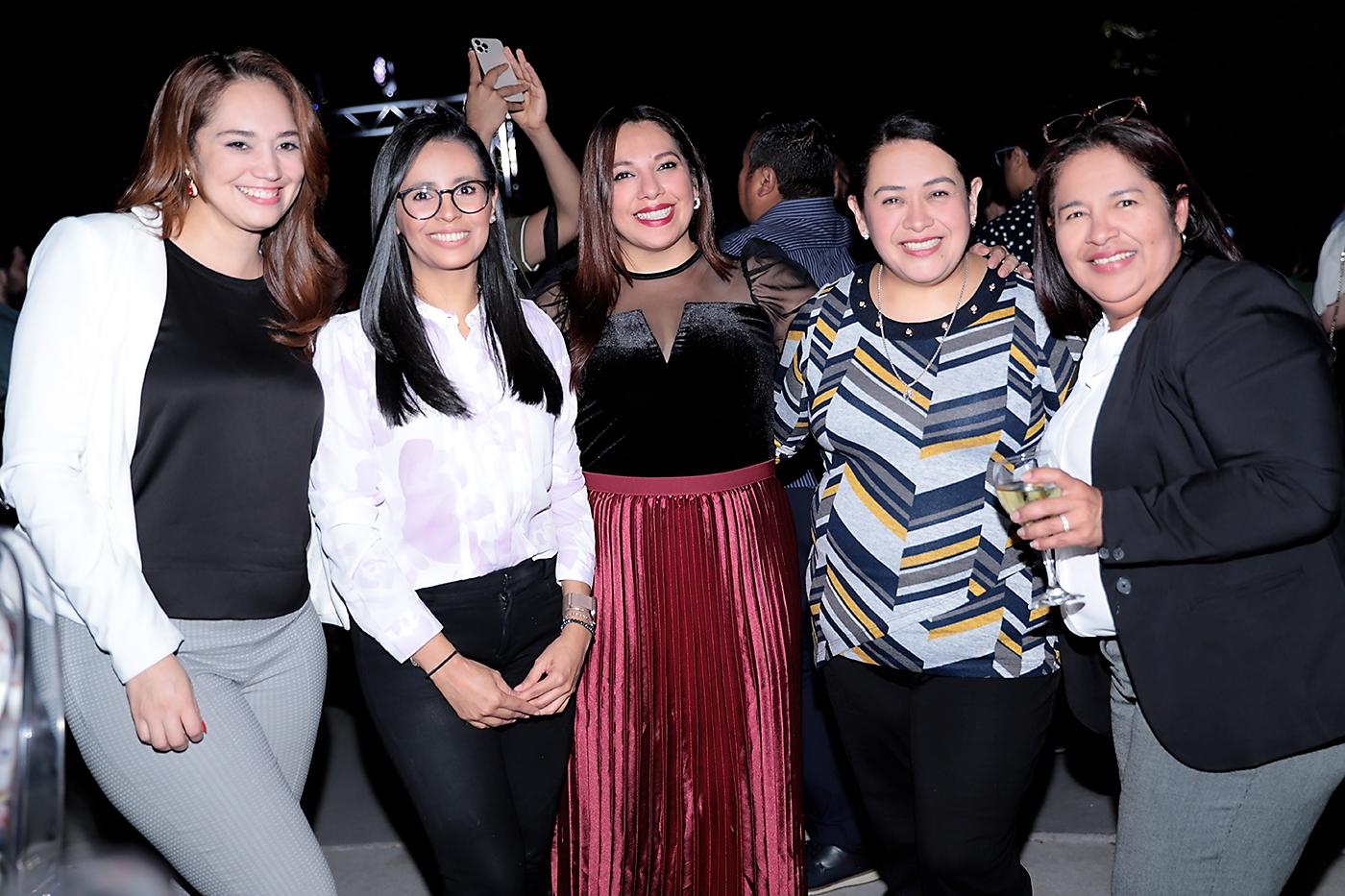 Alejandra Cálix, Viena Banegas, Jennifer Delgado, Doris Castillo y Iriana Espinal.