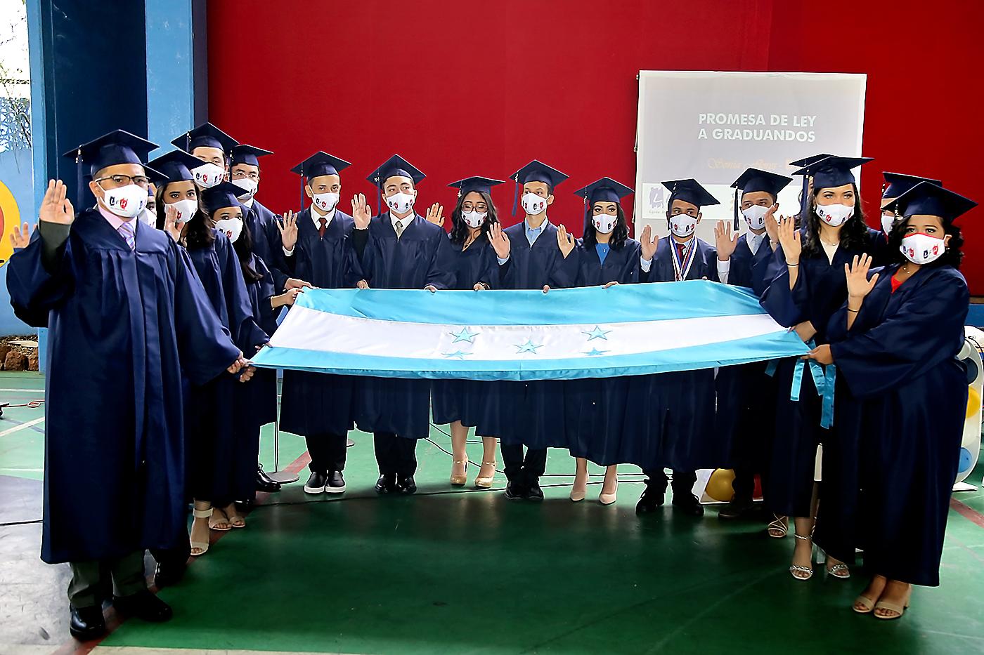 Entrega de títulos del Liceo Franco Hondureño 2022