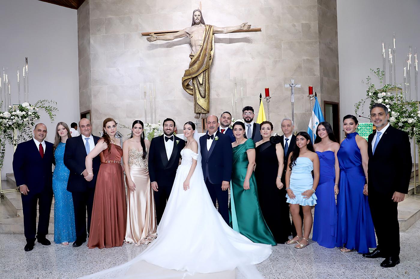 El “sí, acepto” de Victoria Khury y Víctor Kafati