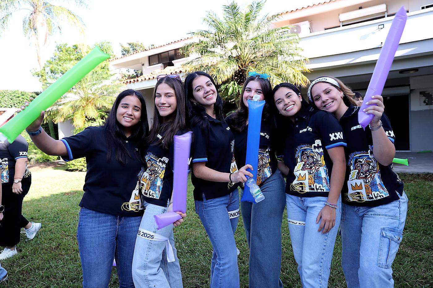 Luciana Díaz, Sophie Fajardo, Sury Cruz, Andrea Llanes, María José Aguilar y Antonella Perez.