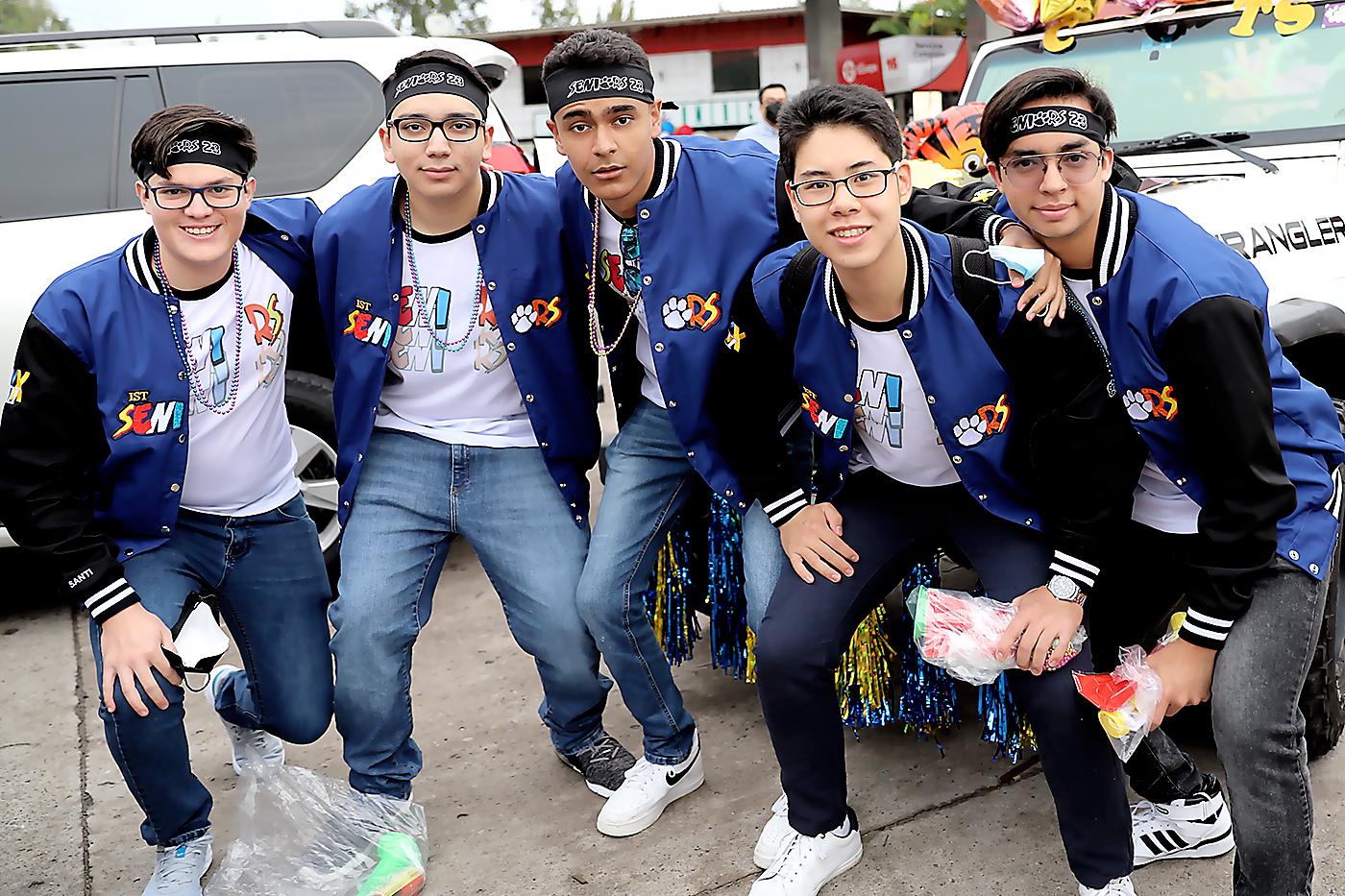 Santiago Paz, Clifford Haughton, Adrian Destephen, William Kuo y Fernando 