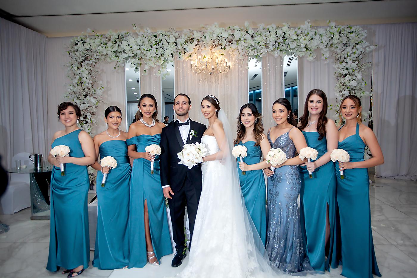 Alejandra Dox, Daniela Chávez, María Fernanda Pineda, Faiz Andonie, Stephanie Dox, Gabriela Leiva, Kimberly Dox, Dafhne Izaguirre y Ashley Jerezano.