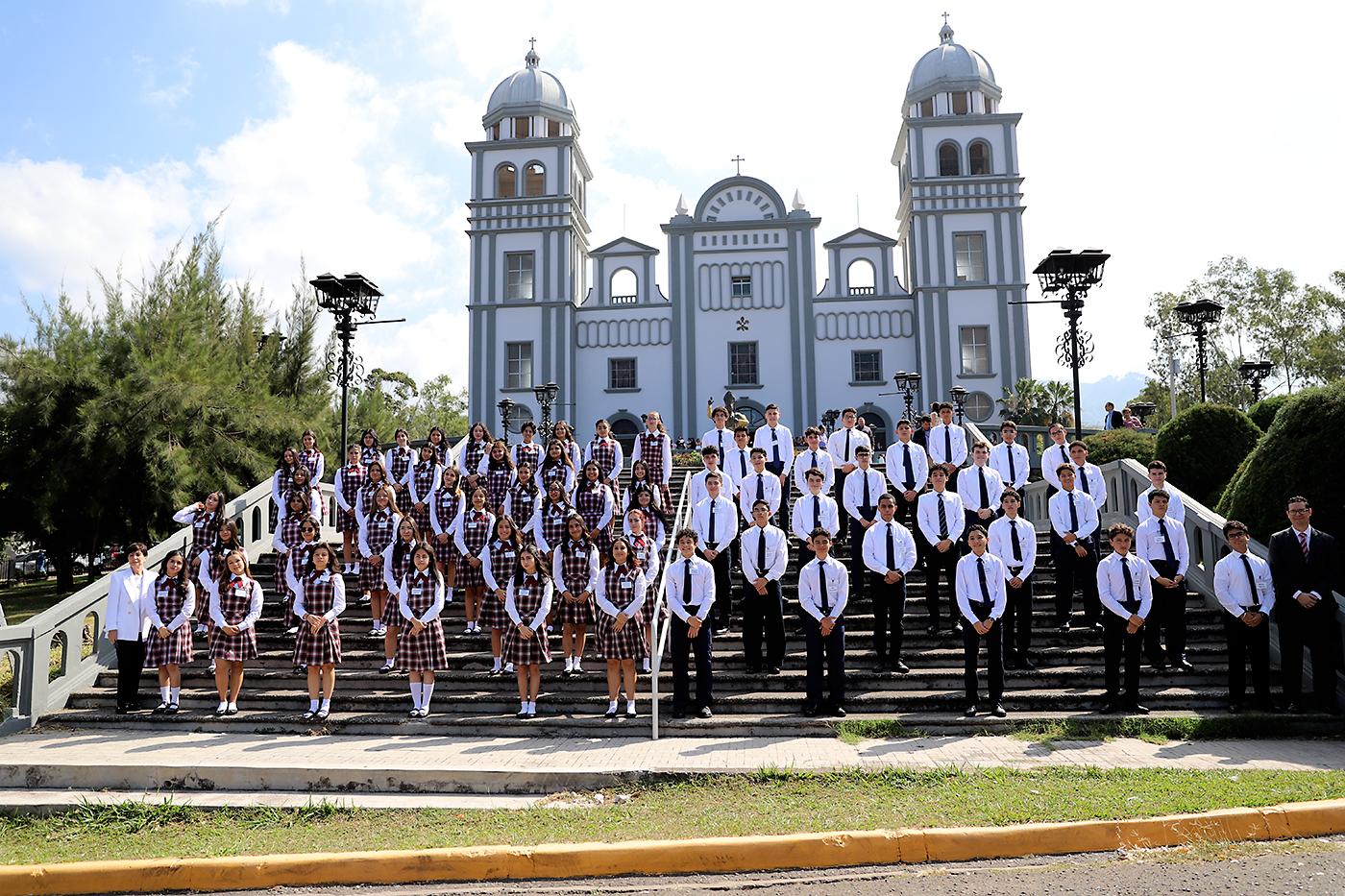 Confirmación de los alumnos de Macris School