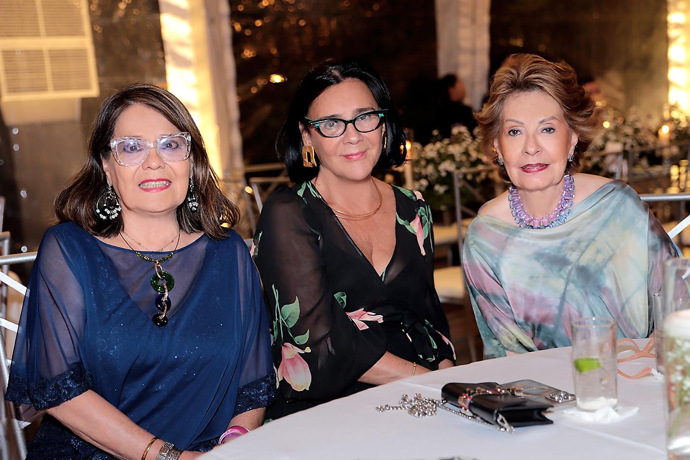 Maybelle Breve, Amanda Bermúdez y Bonnie de García