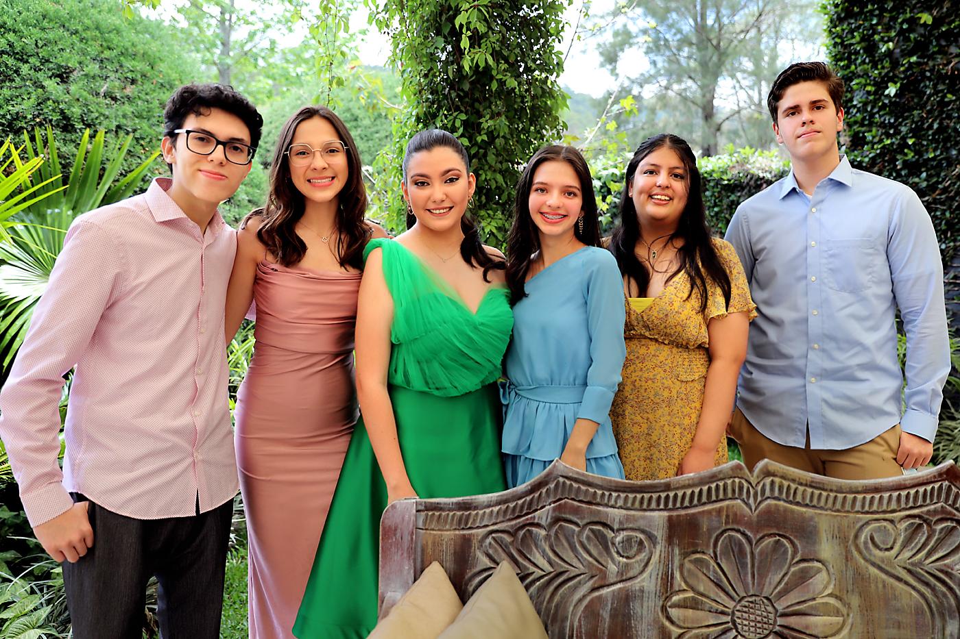 Carlos Pacheco, Linda Rodríguez, Sofia Isabel Rivas Durón, Andrea Zuniga, Alanna Escoto y Gabriel Orellana