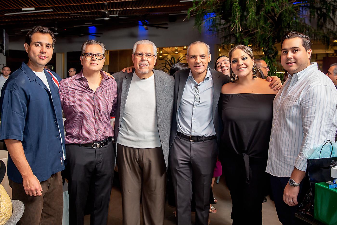 Fiesta por los 50 años de José Boadla