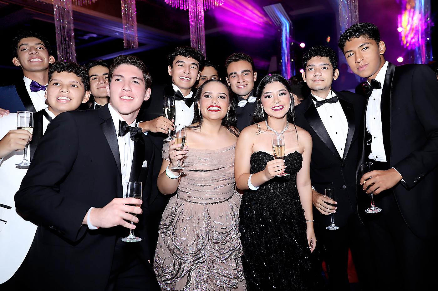 Prom Night de los seniors 2024 de Macris School