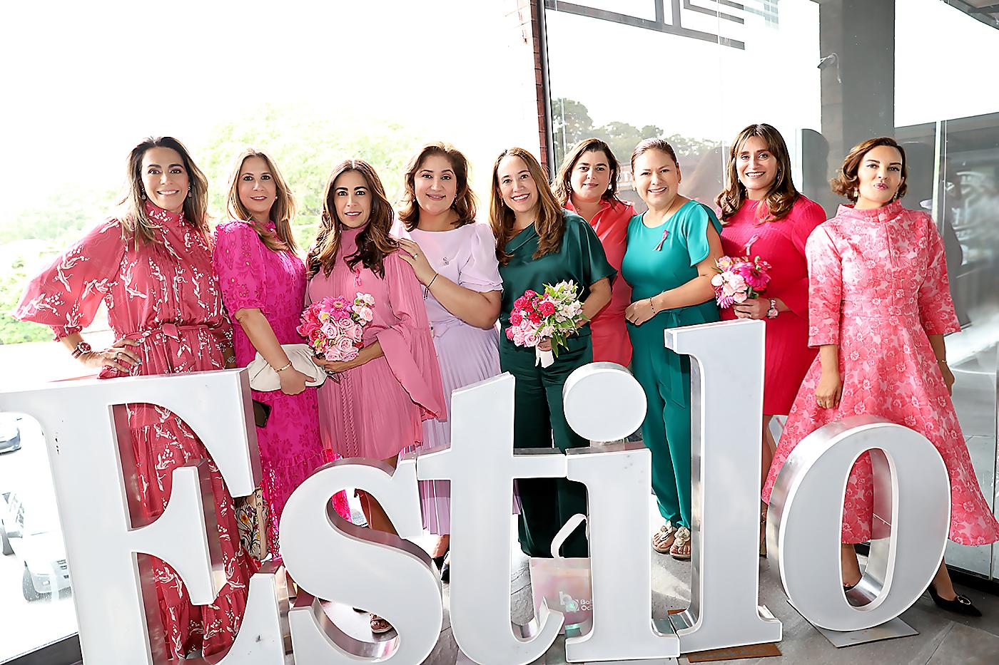 Elena Szydel, Alexia Marinakys, Tricia Matuty, Isabel Díaz, Diana Berkeley, Violeta Rivera, Rina de Discua, Alicia Bográn y Blanca Bendeck.