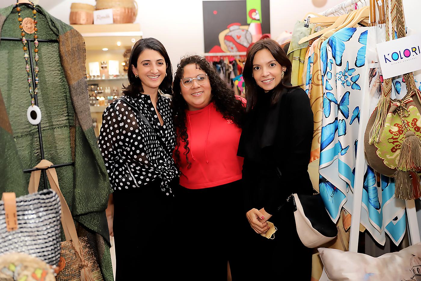 Michelle Espinoza, Milca Meza y Adriana Callejas