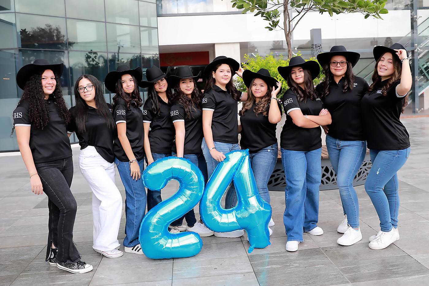 Andrea Galindo, Valeria Arteaga, Ivanna Mendoza, Jimena Galvez, Yohaly Rodas, Sara Ponce, Ara Velásquez, Ami Sánchez, Andrea Chávez y Alexandra Urbina.