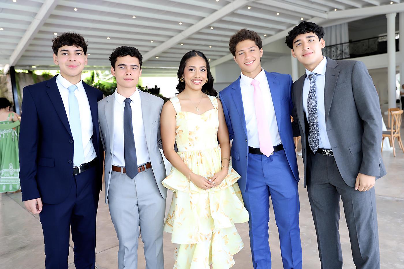 Andrés Galo, Alex Hernández, Isabella Ribera, Gabriel Pedraza y Sebastián Kafati. Andrés Galo, Alex Hernández, Isabella Ribera, Gabriel Pedraza y Sebastián Kafati.