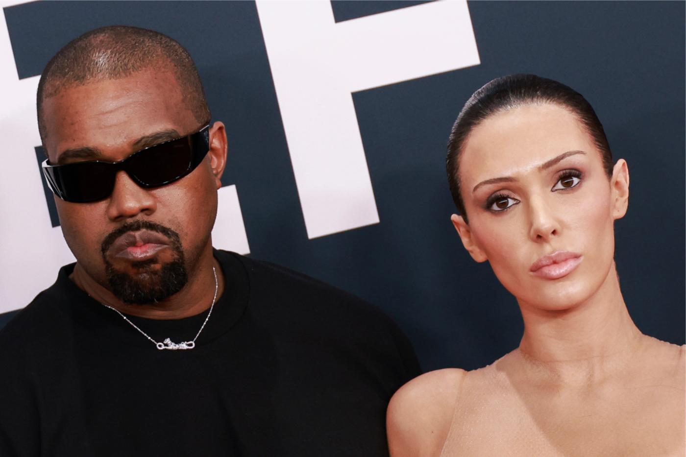 Sin Harvey Mason Jr., CEO de la Recording Academy, aclaró que Kanye West y su esposa no fueron expulsados de los Grammys. El artista, quien estaba nominado en la categoría Mejor Canción de Rap, simplemente optó por desfilar por la alfombra roja y retirarse antes de la ceremonia, según informó Entertainment Tonight.