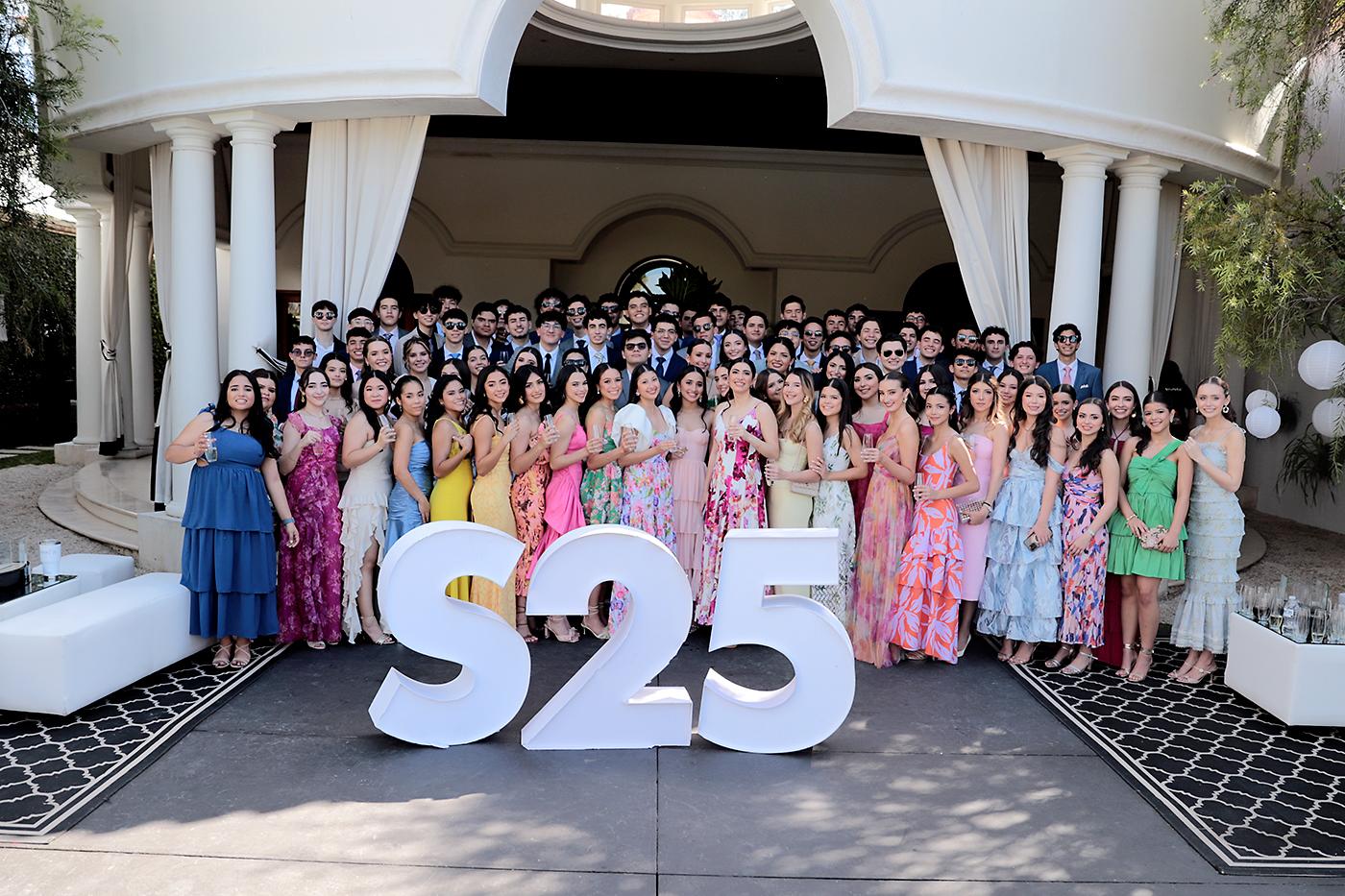 Seniors 2025.