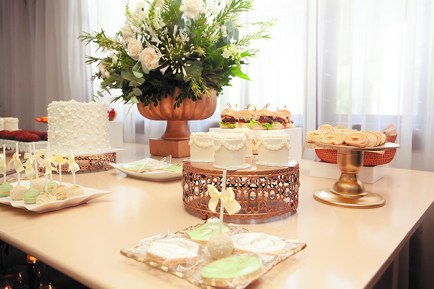 Estación de postres de canapés.