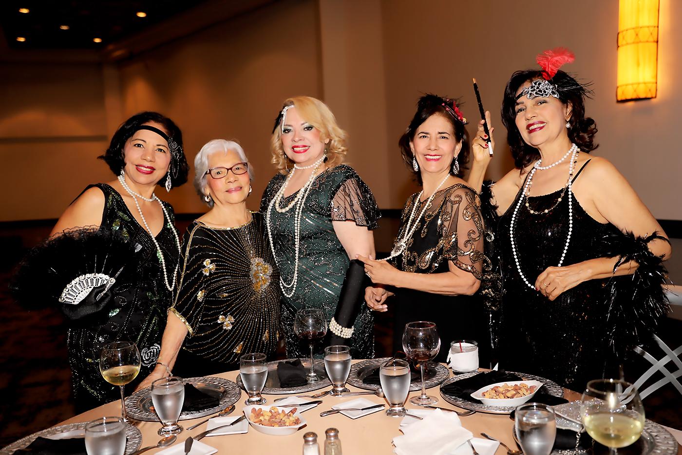 Odilia Espinal, Blanca Guijarro de Espinal, Sara Guerra, Sofía Espinal y Aida Espinal.