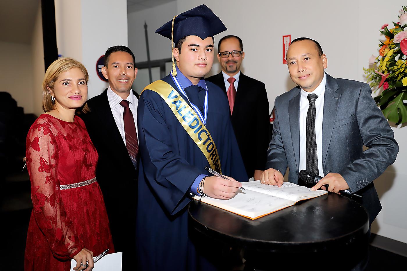 Patricia Martinez, Alex Martinez José Ángel Martinez, Mr Luis Zelaya y Mr. Pedro Ortiz