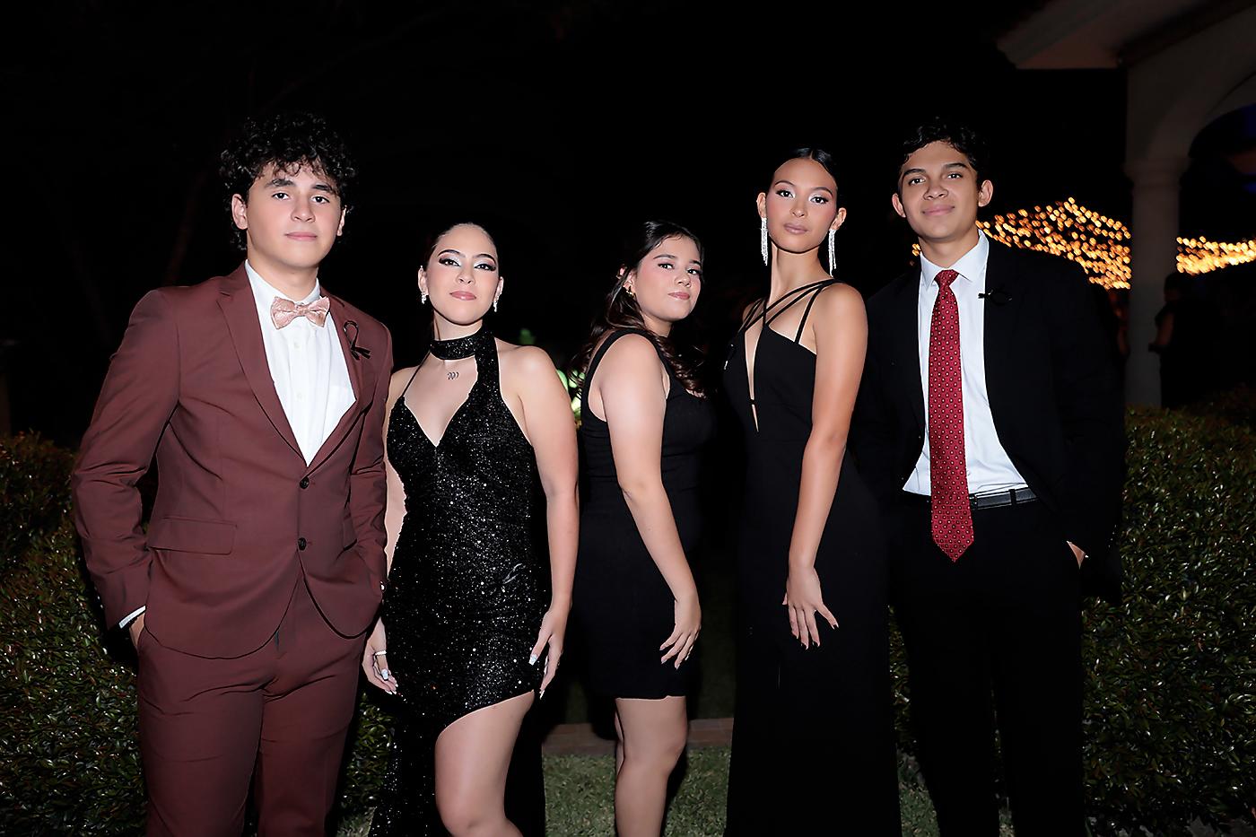 Rodrigo Naharros, Miah Abudoj, Camila Corrales, Isabella Urrutia, Silvio Larios. 