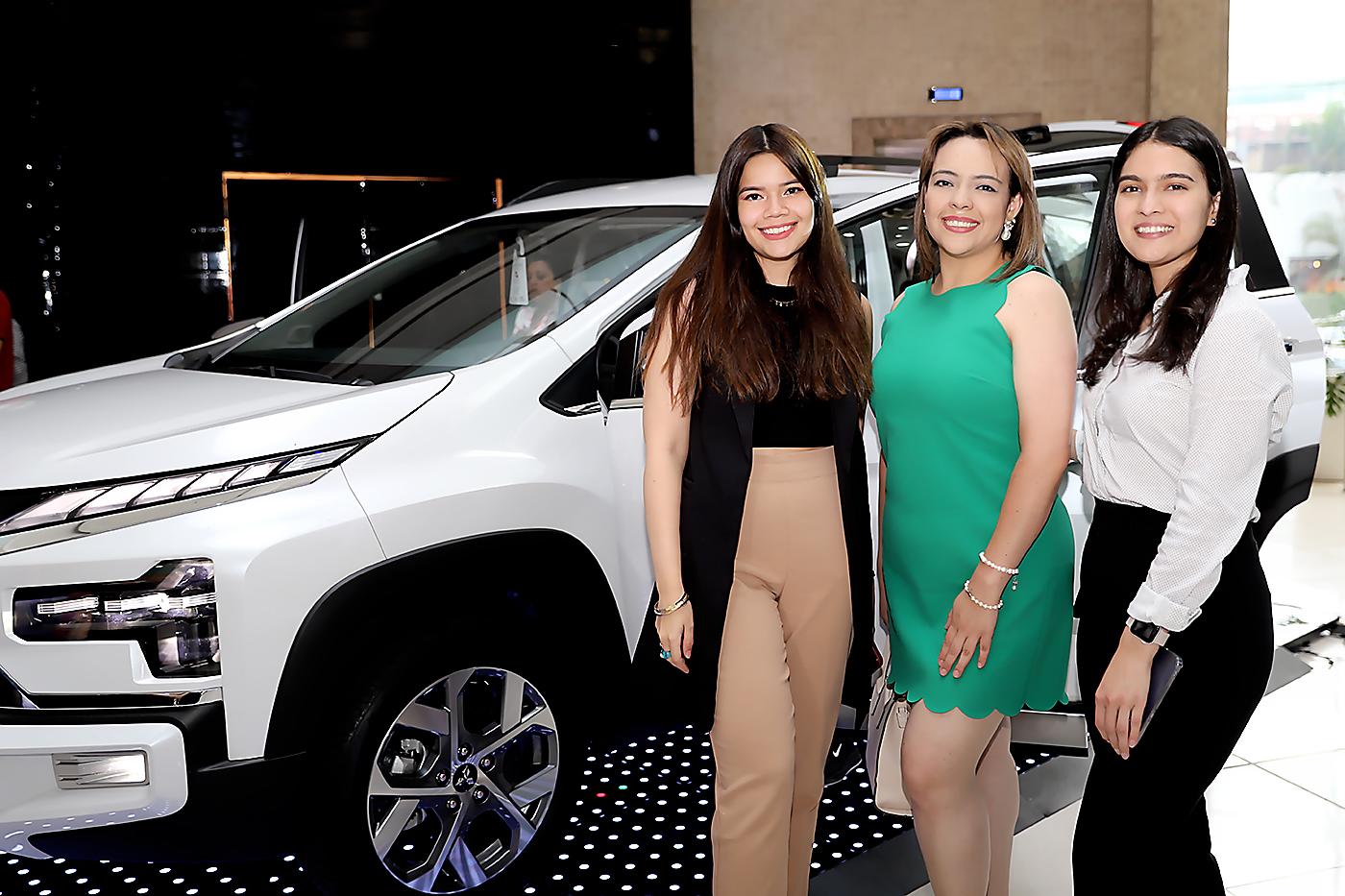 Alejandra Figueroa, Alejandra Durón y Valery Oseguera.