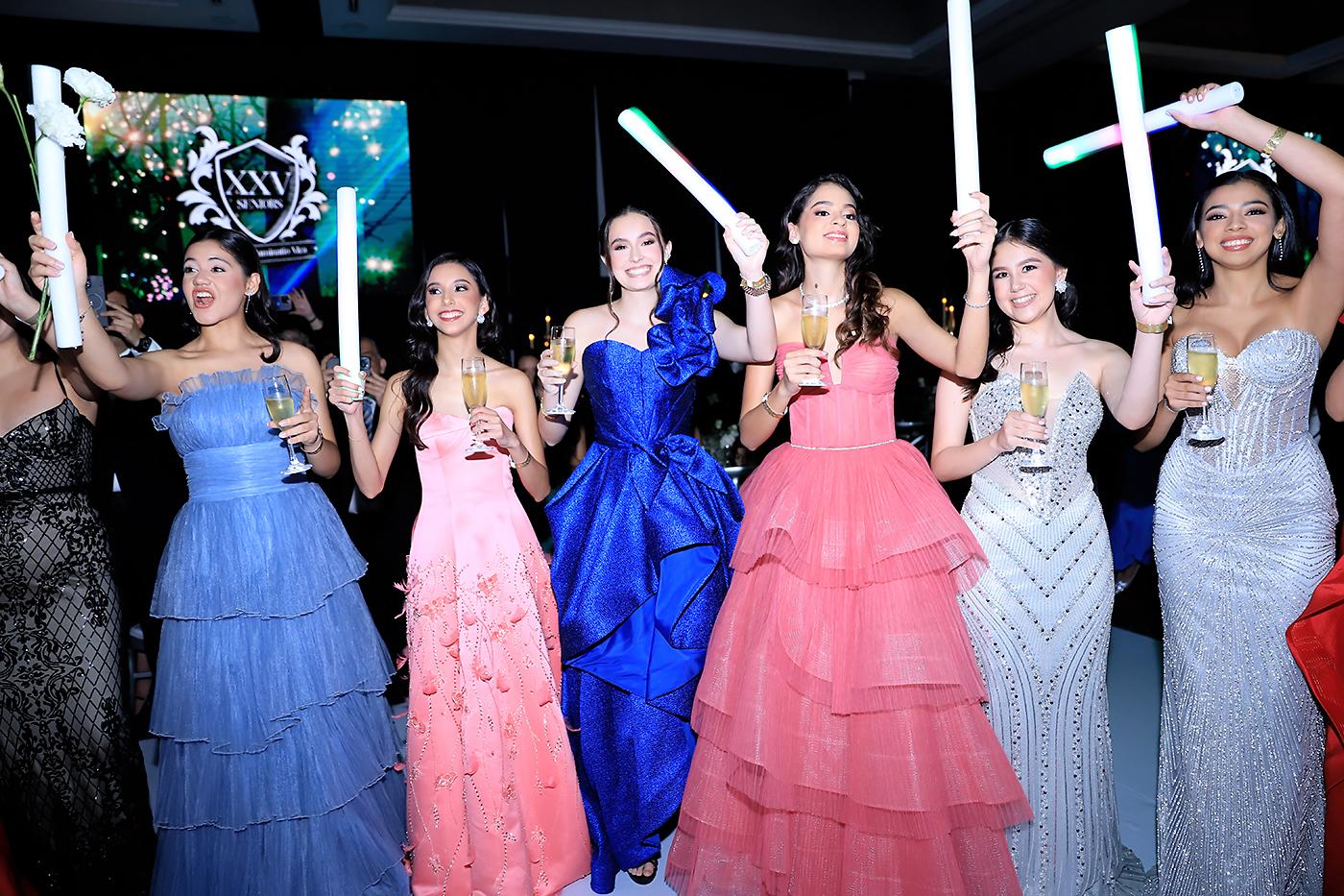 Fiesta de la prom 2025 de la Academia Los Pinares