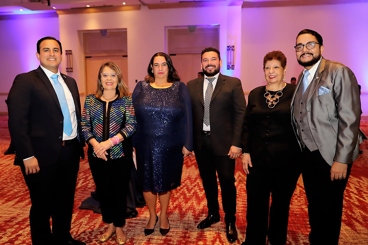 Embajador de El Salvador Héctor Celarié, Maybel Breve, María Fernanda Lacayo, Carlos Daniel Flores y Enrique Oyuela