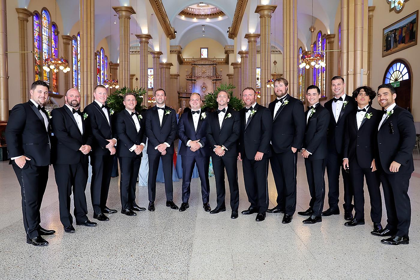 Bennet Weickert, Alex Herzog, Matt Fox, Mitchell Gonya, Charlie Wilson, Derek Herzog ( novio) , Derik Koppie, Zachary Yeckley, Jacob Wurzel, John Riedel, Asher Harmon, Mirko y Miro Cuculiza