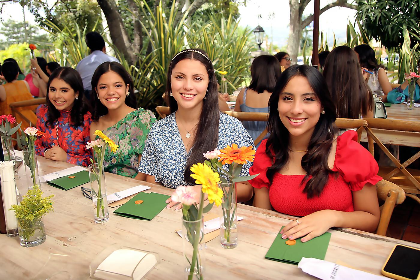 Dominique Martel, Luciana Wing, Sofía Ávila y Marian Muñoz 