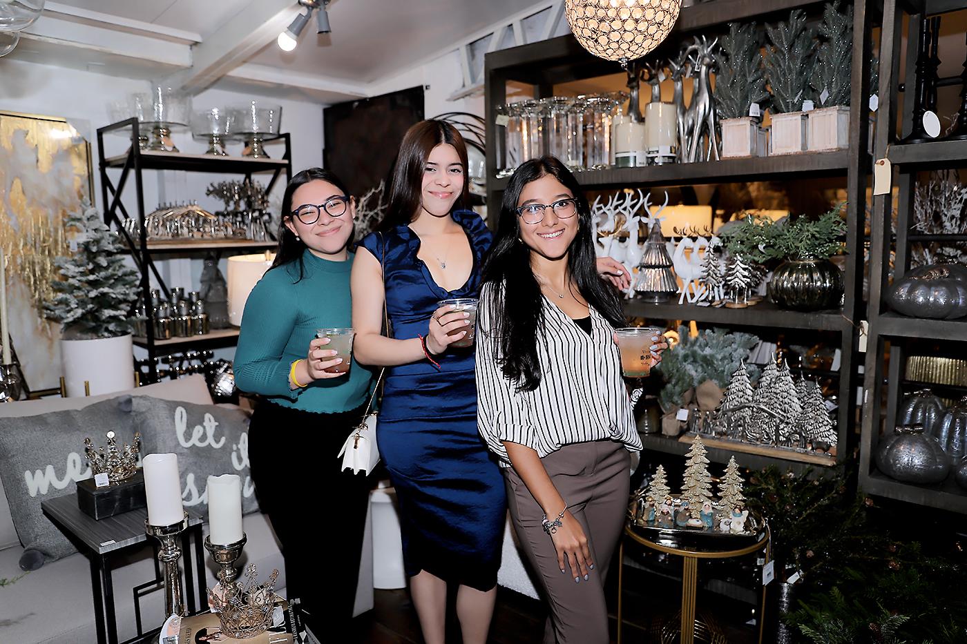 Fernanda Carranza, Ashley Padilla y Andrea Valladares.