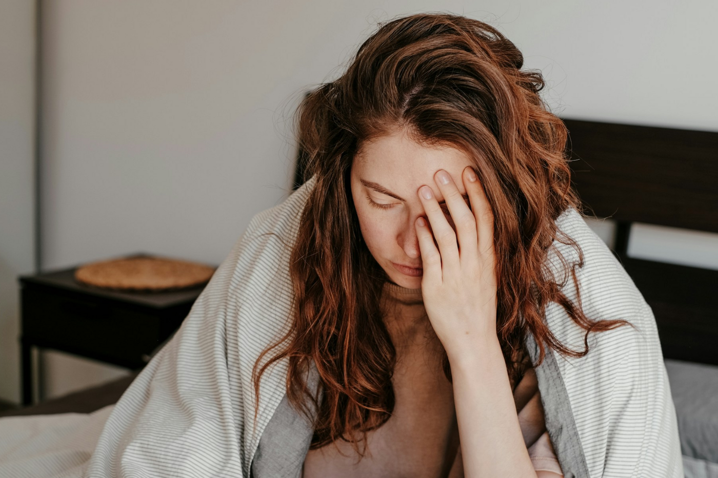 El exceso de cortisol provoca diversos efectos negativos en la salud, por eso aquí te presentamos siete síntomas que pueden indicar que lo tienes alto.