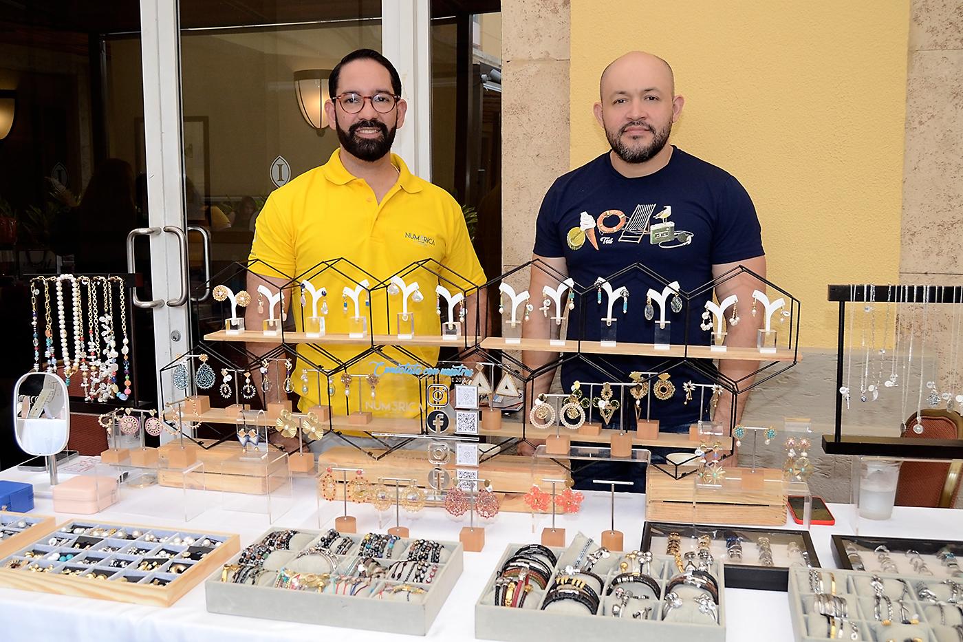 Juan Francisco Villeda y Norman Valladares.