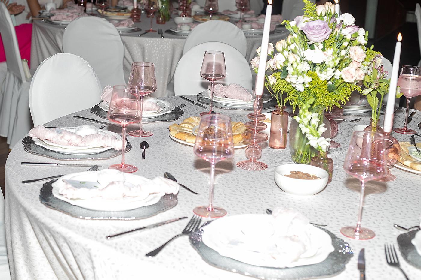 Los detalles en rosa resaltaron en la decoración, misma que fue elaborada por la abuela Guicela Membreño y Mónica Membreño.