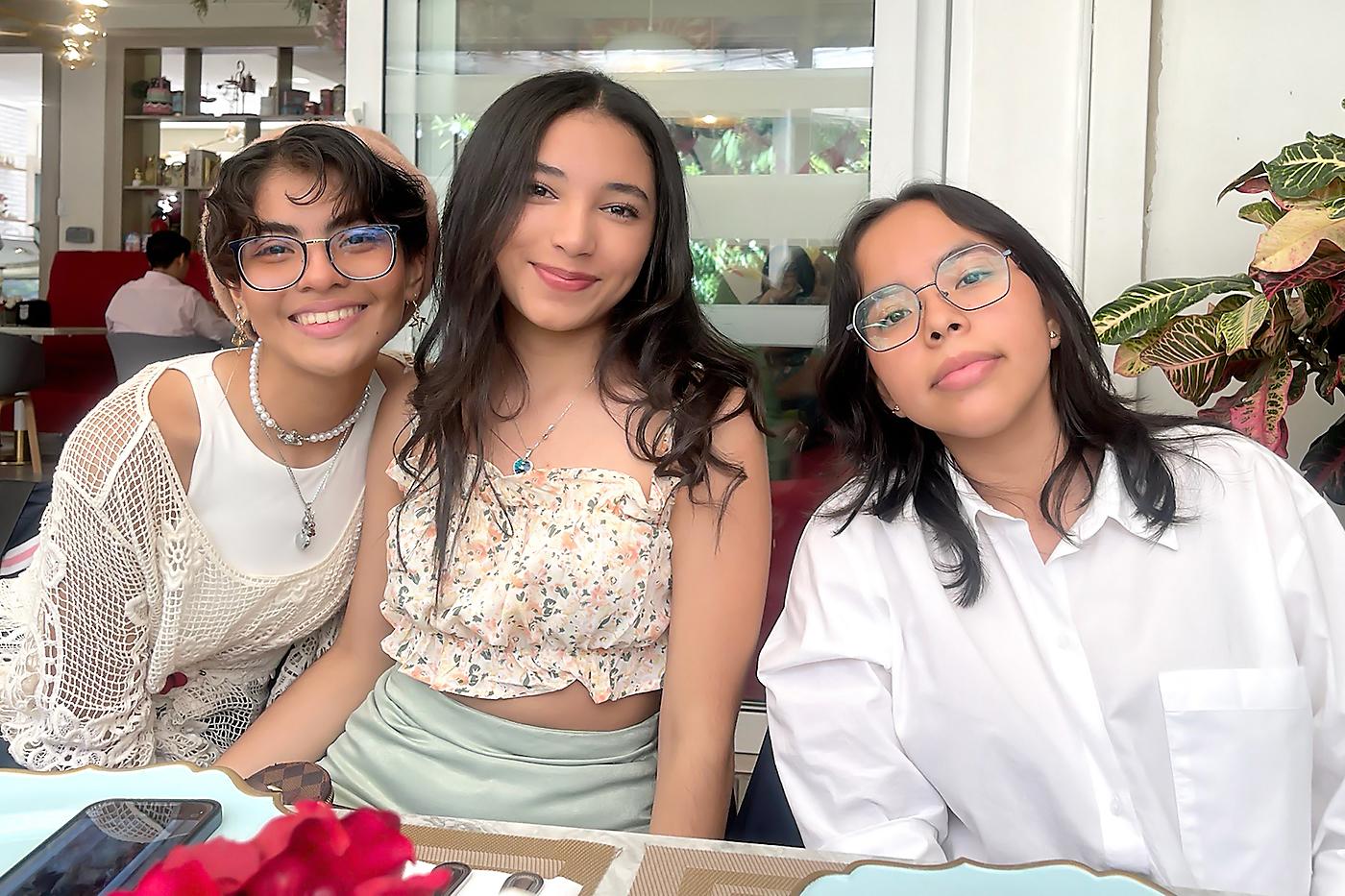 Natalia Flores, Isabella Cruz y Laura Nelson. 