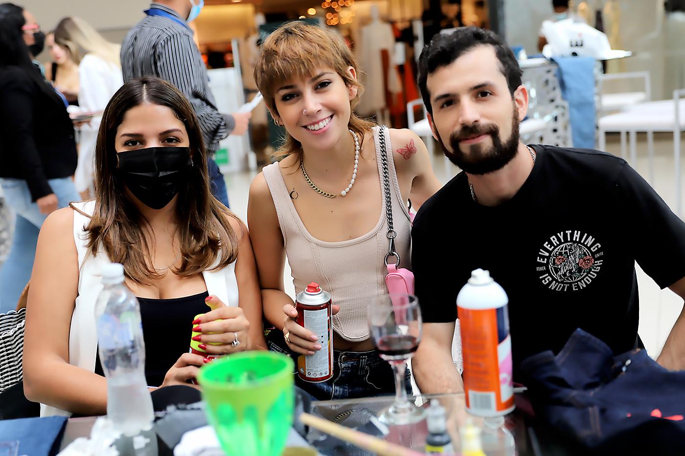  Carmen Dánzilo, Nicole Corrales y Guillermo Flores.