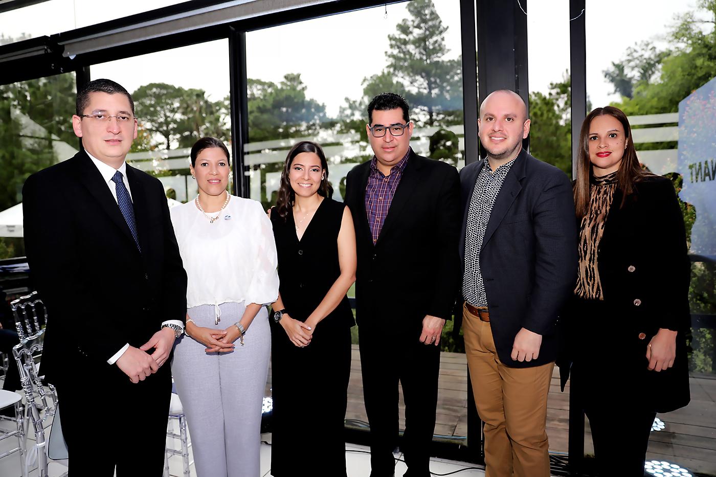 Ricardo Gamero, Lizanka Guevara, Gabriela Carvajal, Fernando García, Victor Castro Oconitrillo y Lourdes Cardona. 
