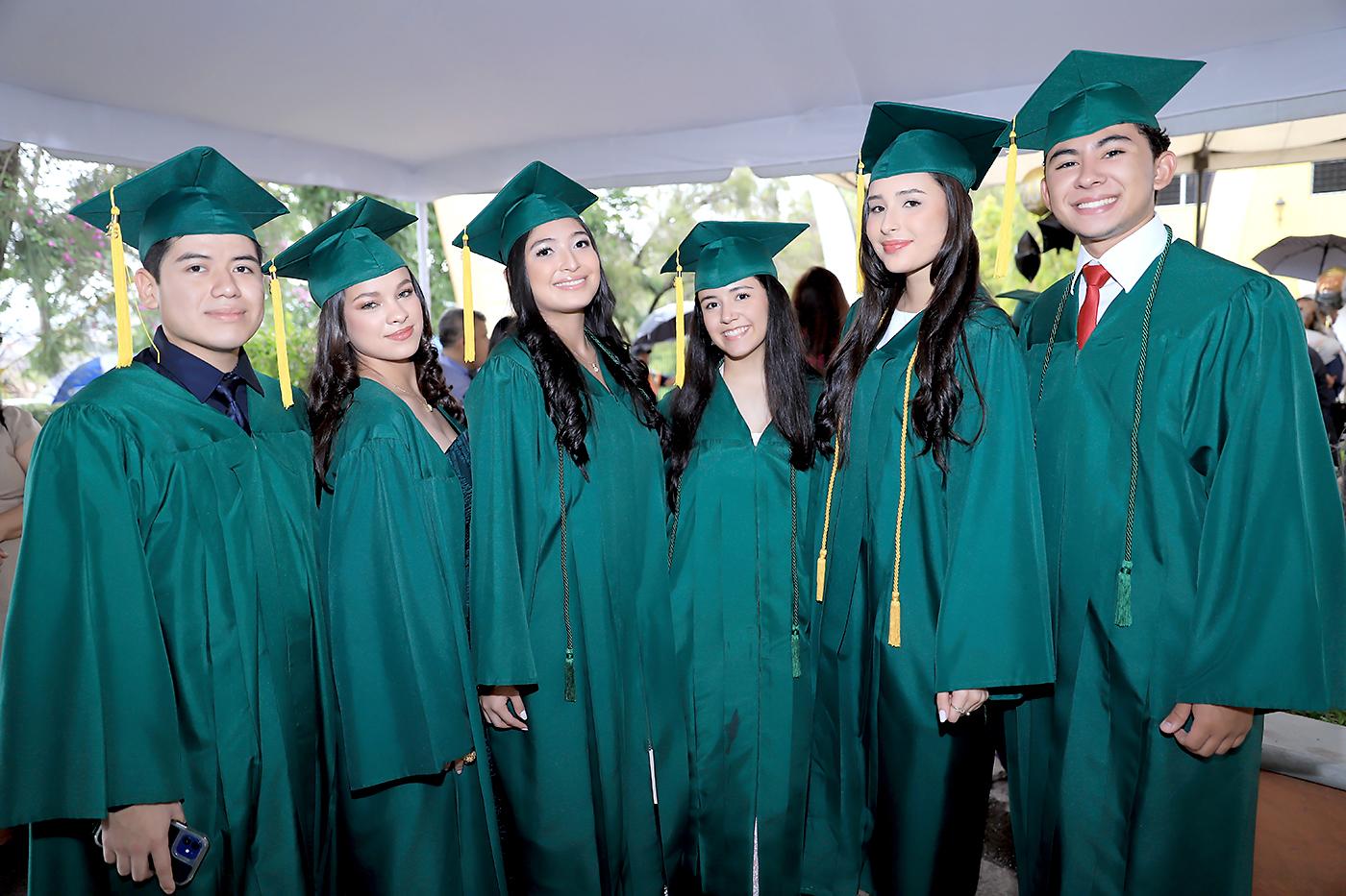 Ángel Cruz, Daniella Díaz, Ana Godoy, Hillary Dávila, Karen Herrera y Carlos Nájera.