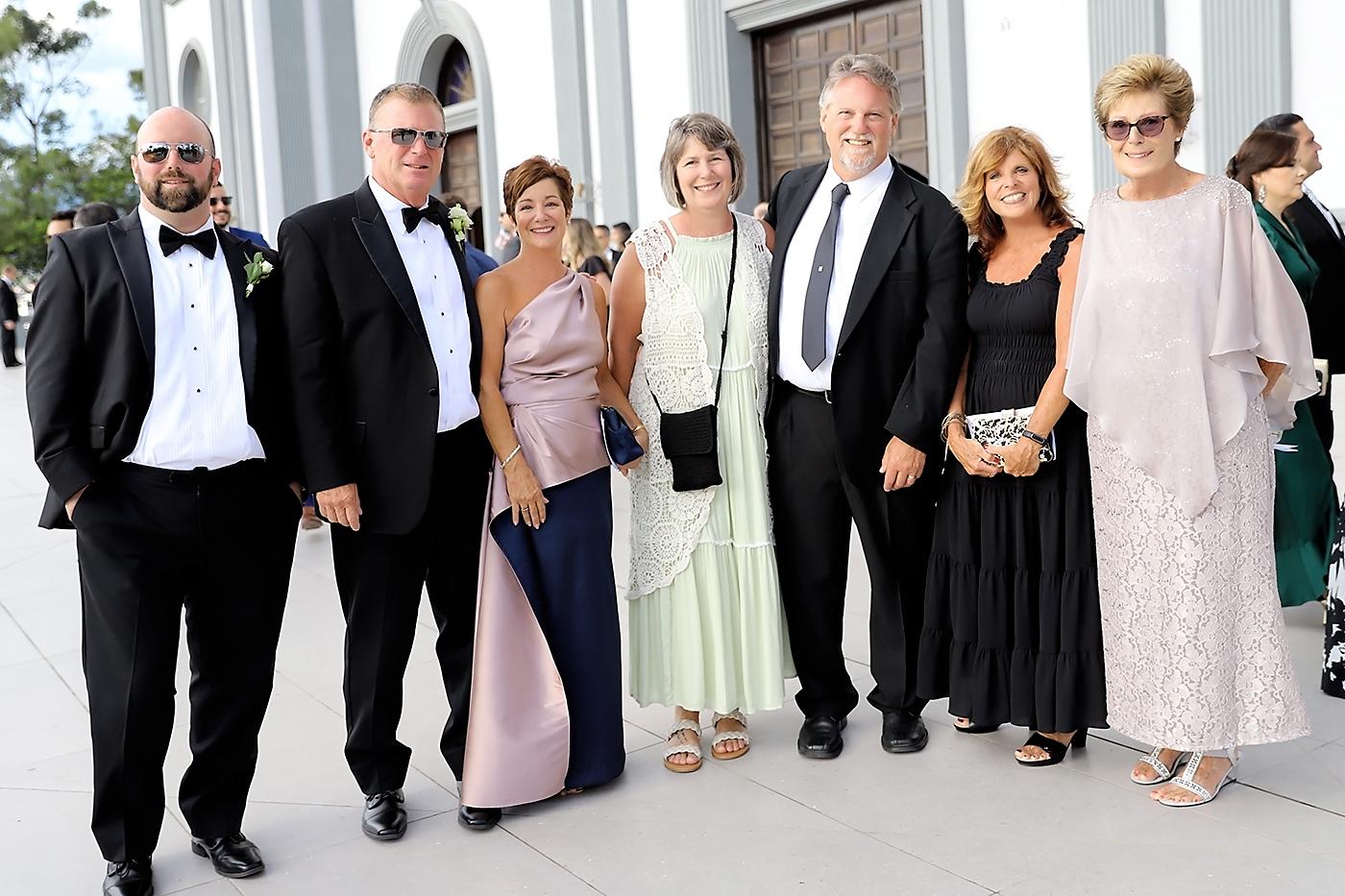 Alex, Cary y Janet Herzog / Jodi y Todd Parish / Beth Pfeiffer / Carol Herzog ( abuela del novio)