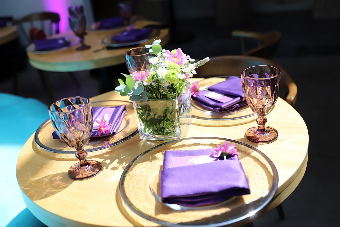 El brunch fue decorado con los tonos insigne de la línea Clinical Smart Repair